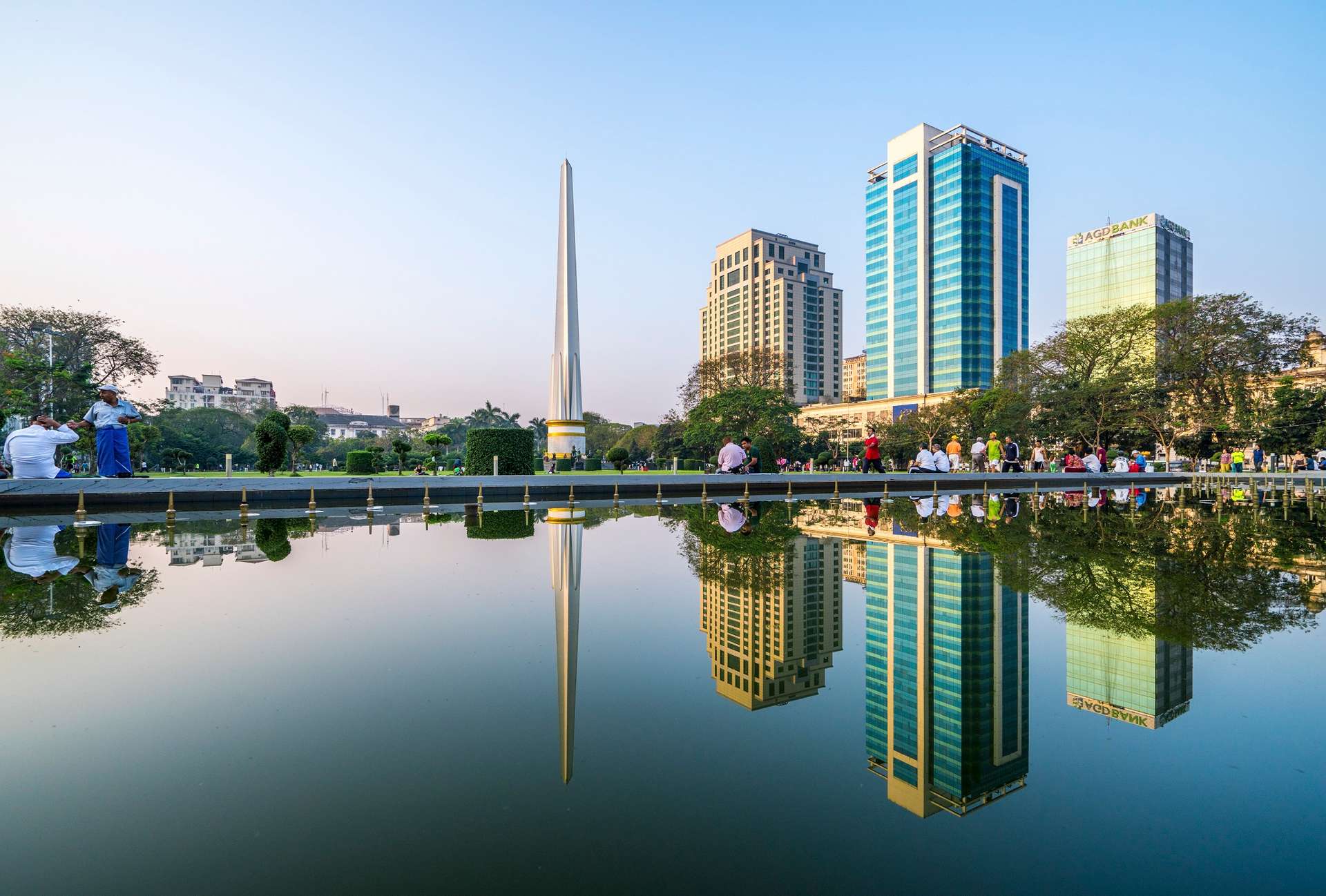 đài tưởng niệm độc lập du lịch Yangon Myanmar