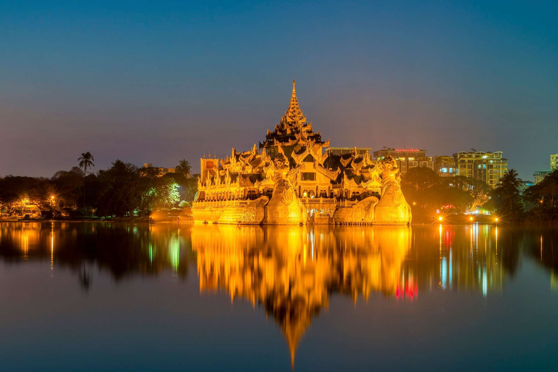 Công viên Kandawgyi du lịch Yangon Myanmar