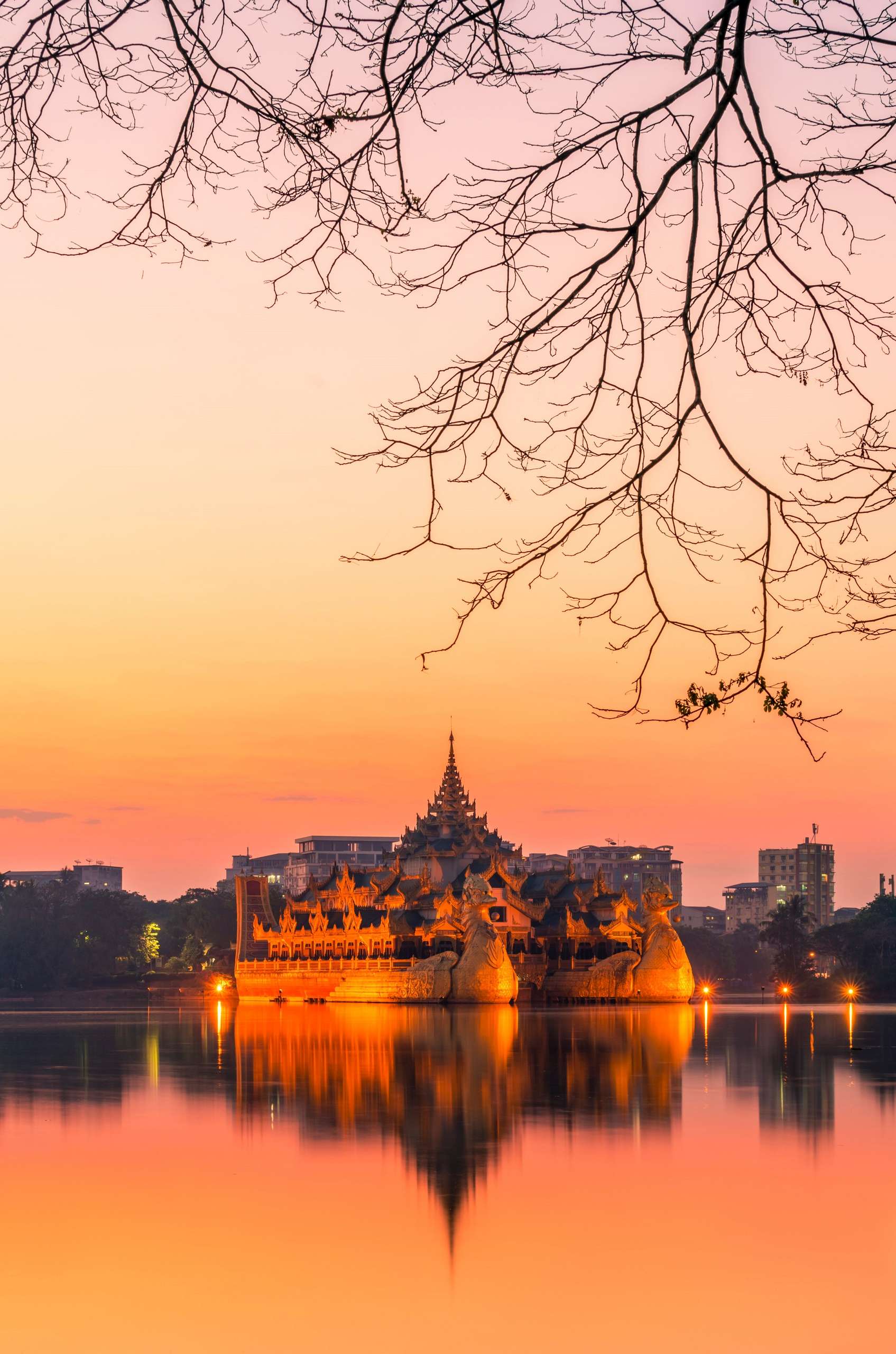 Công viên Kandawgyi du lịch Yangon Myanmar