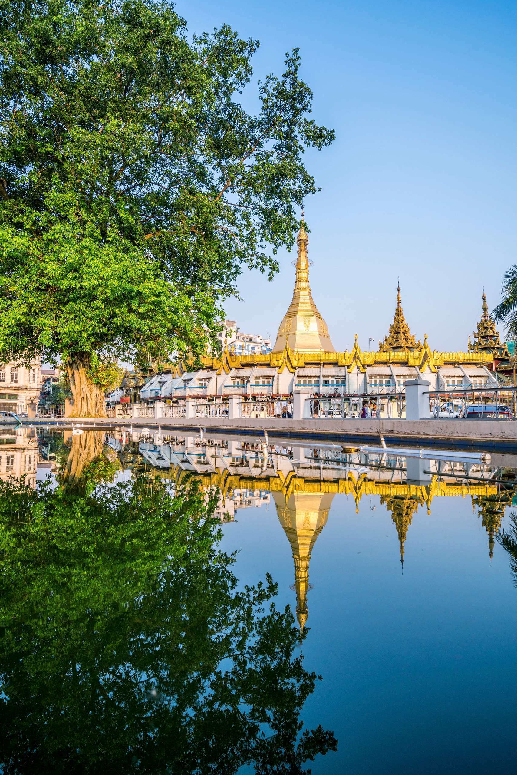 Chùa Sule và tòa nhà City Hall du lịch Yangon Myanmar