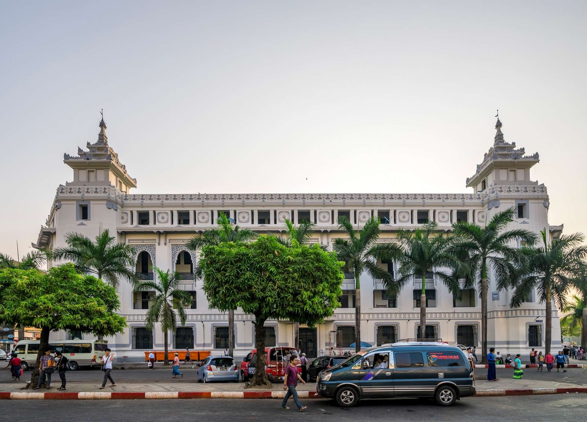 Chùa Sule và tòa nhà City Hall du lịch Yangon Myanmar