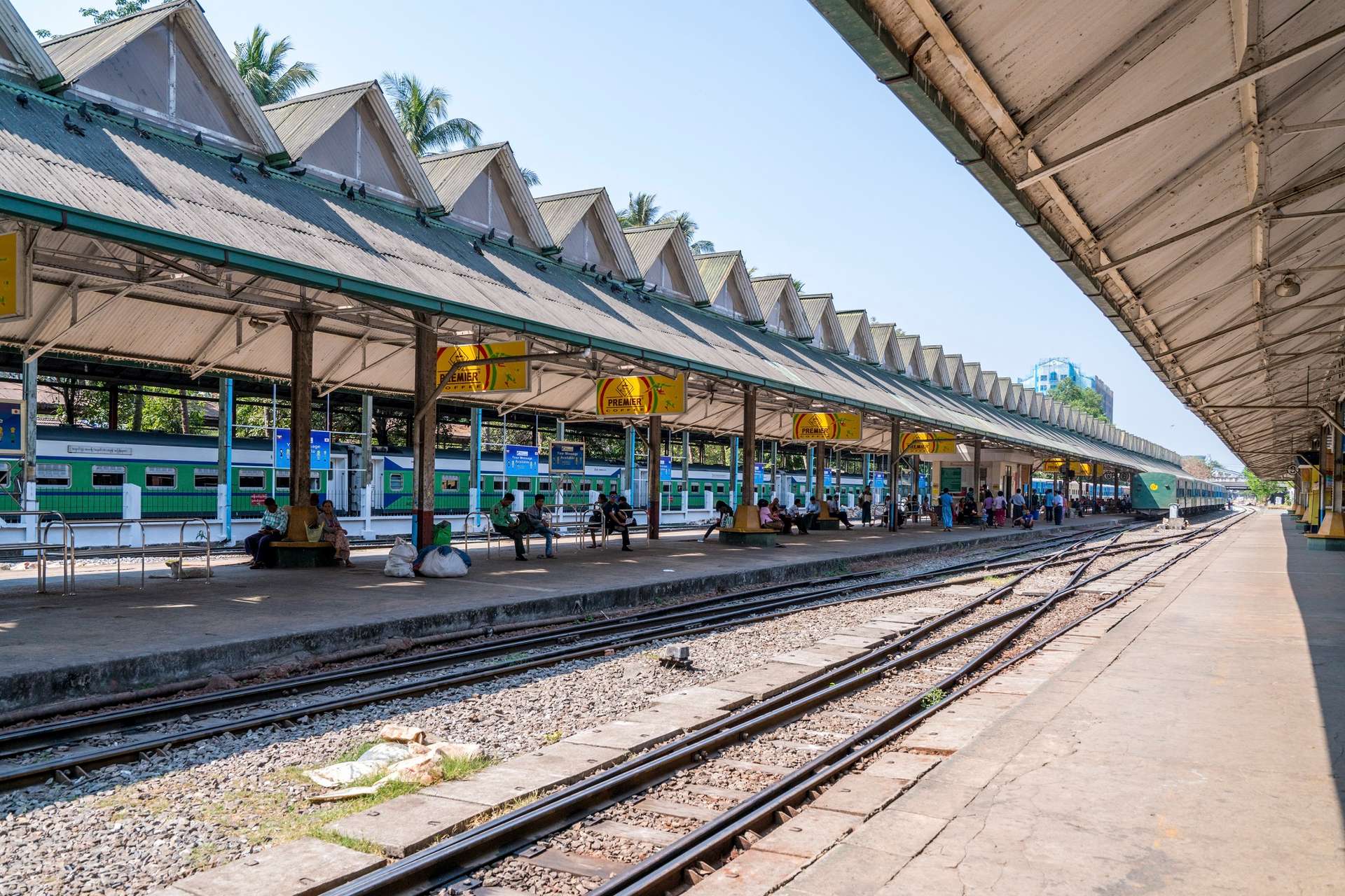 Ga tàu hỏa du lịch Yangon Myanmar