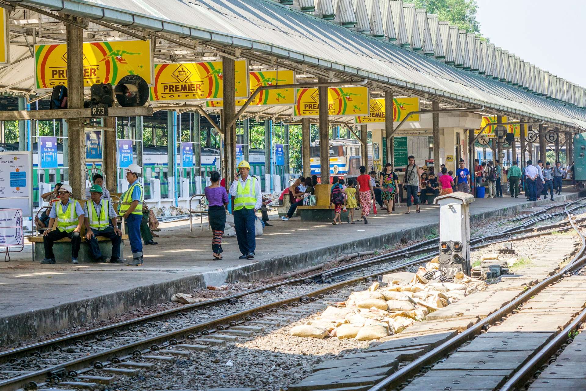 Ga tàu hỏa du lịch Yangon Myanmar