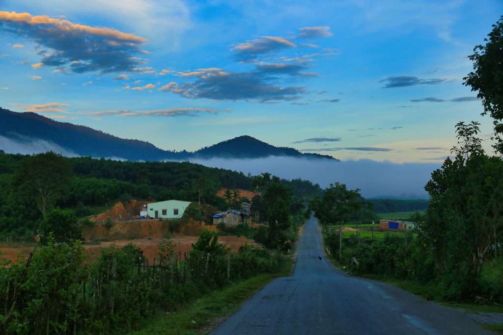 đường lên Tây Giang