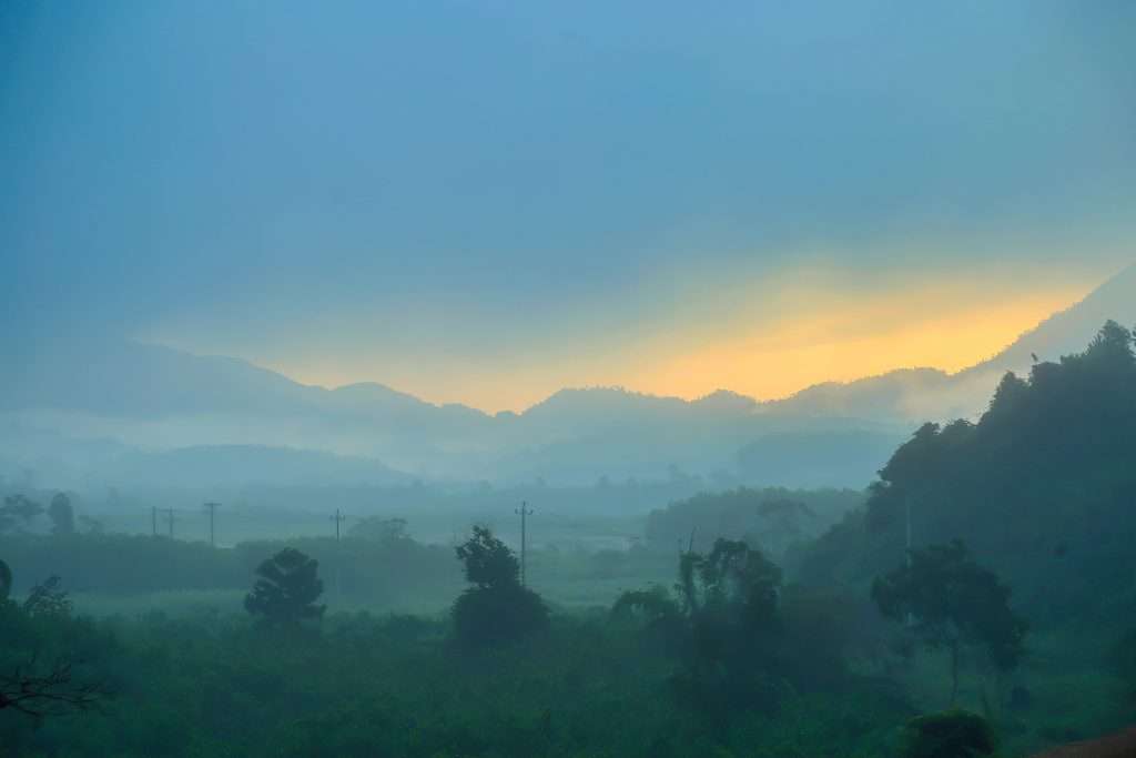 đường lên Tây Giang