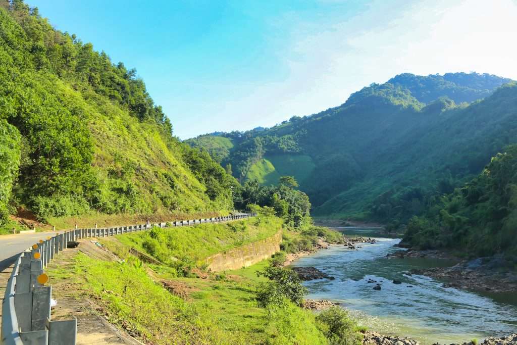 đường lên Tây Giang