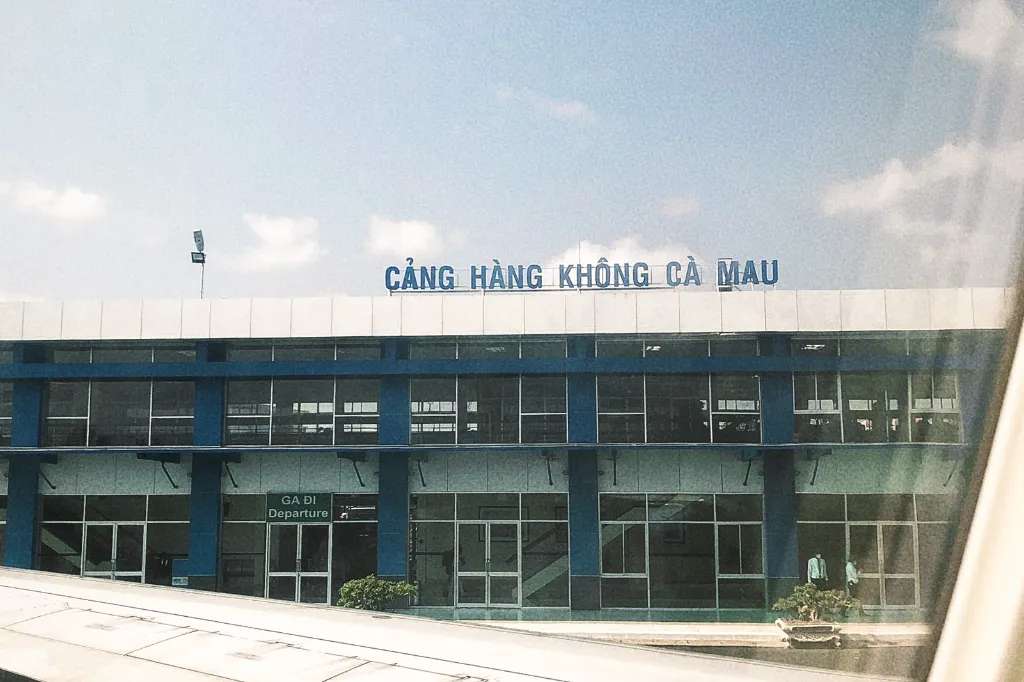 Hiện đã có chuyến bay thẳng từ sân bay Nội Bài (Hà Nội) đến sân bay Cà Mau.