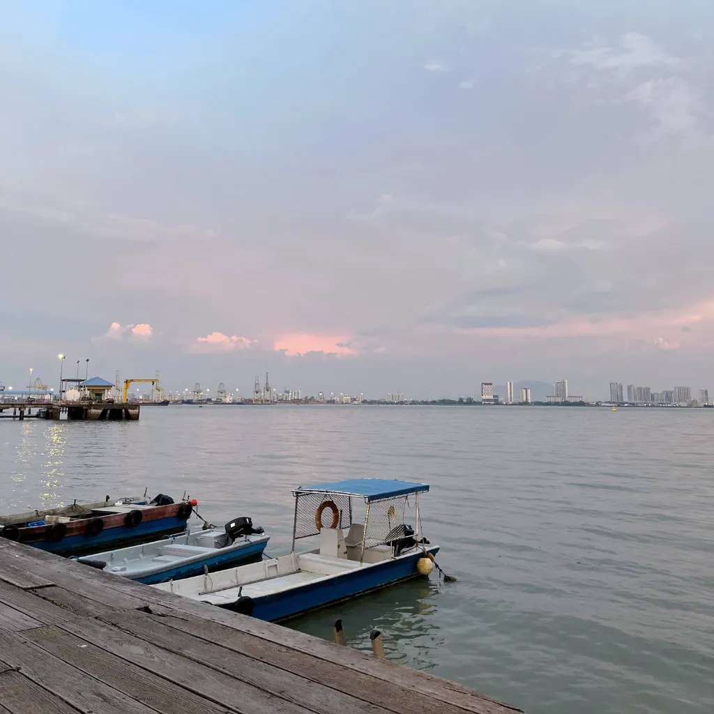 Cầu tàu nhô ra của làng chài Chew Jetty