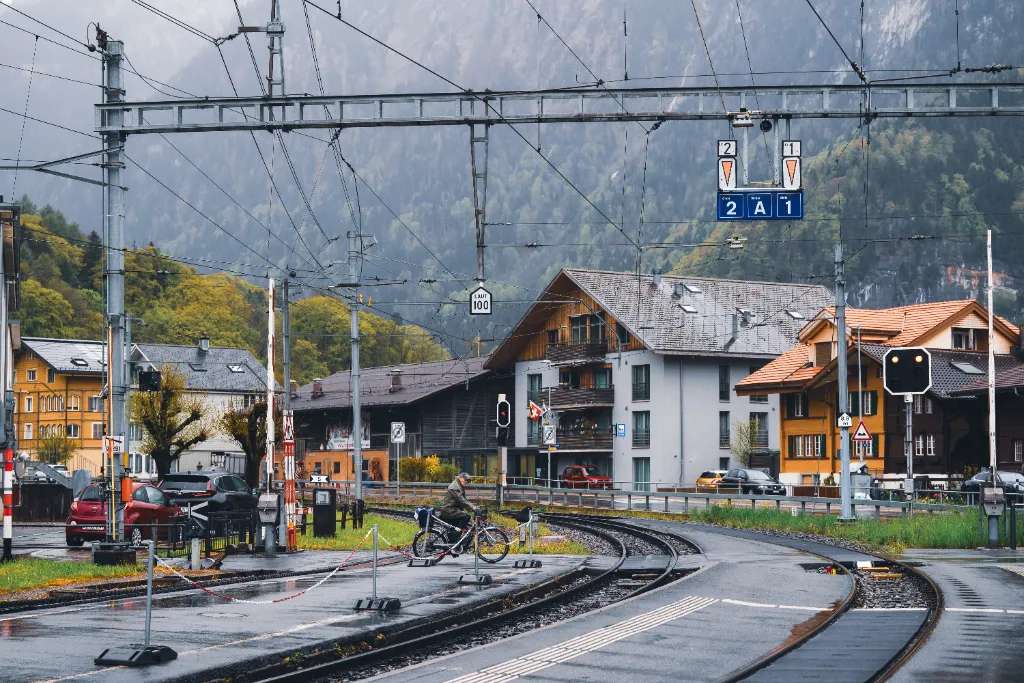 Đường vào làng Lauterbrunnen