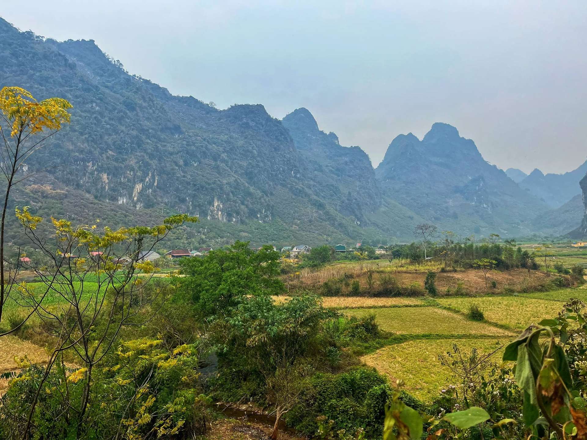 hiking làng nguyên thủy