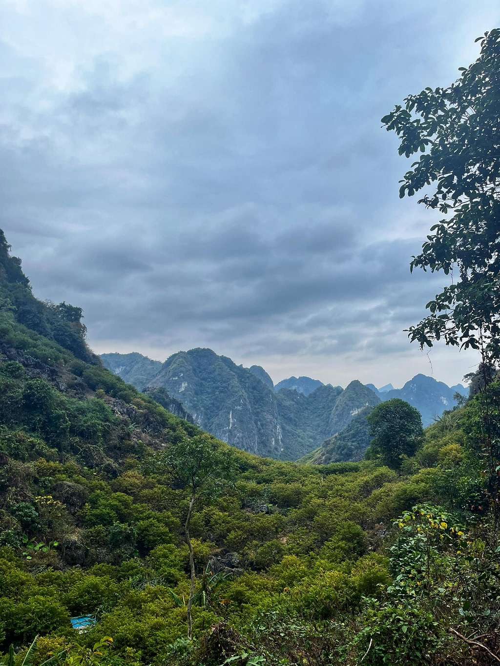 hiking làng nguyên thủy