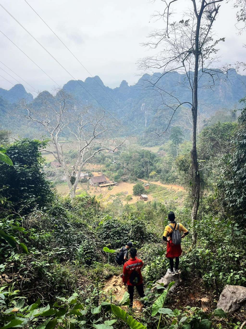 hiking làng nguyên thủy