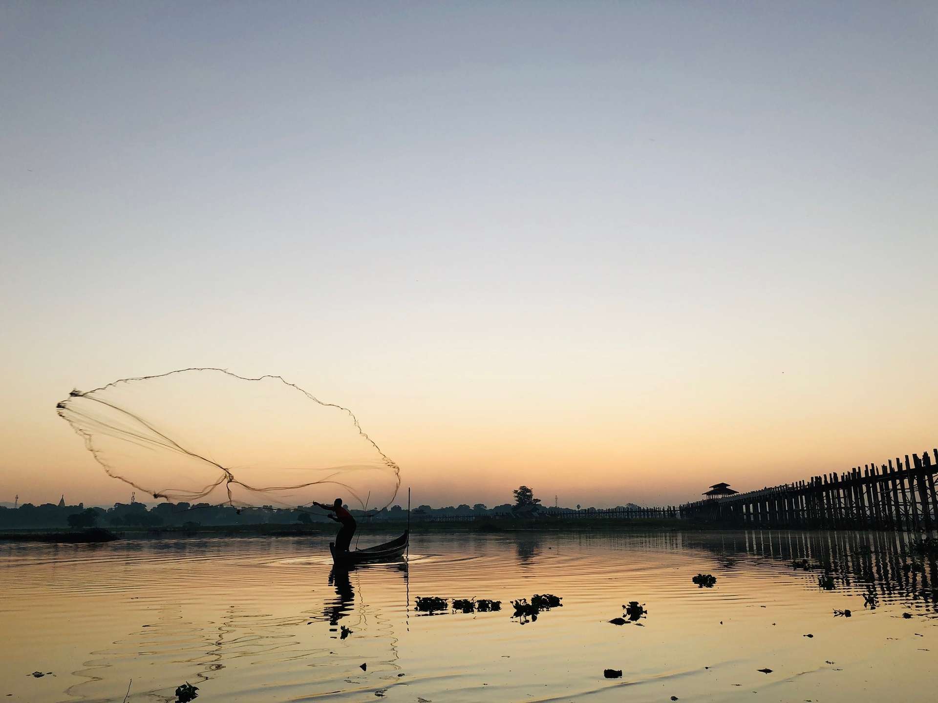 hoàng hôn cầu gỗ U Bein