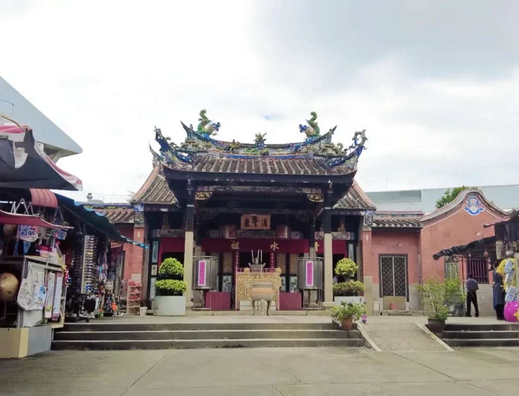 đền Rắn - Penang, Malay