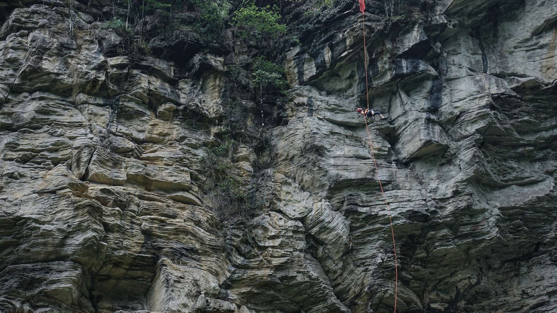 khám phá hang động ở Hà Giang