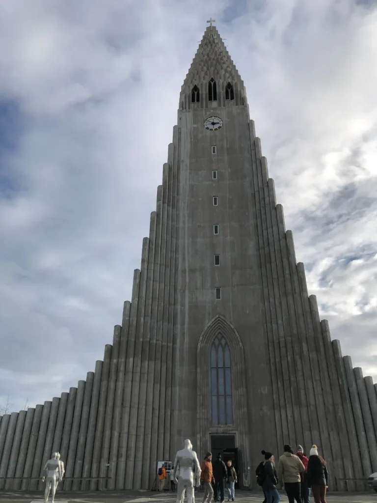 Nhà thờ Hallgrímskirskja 