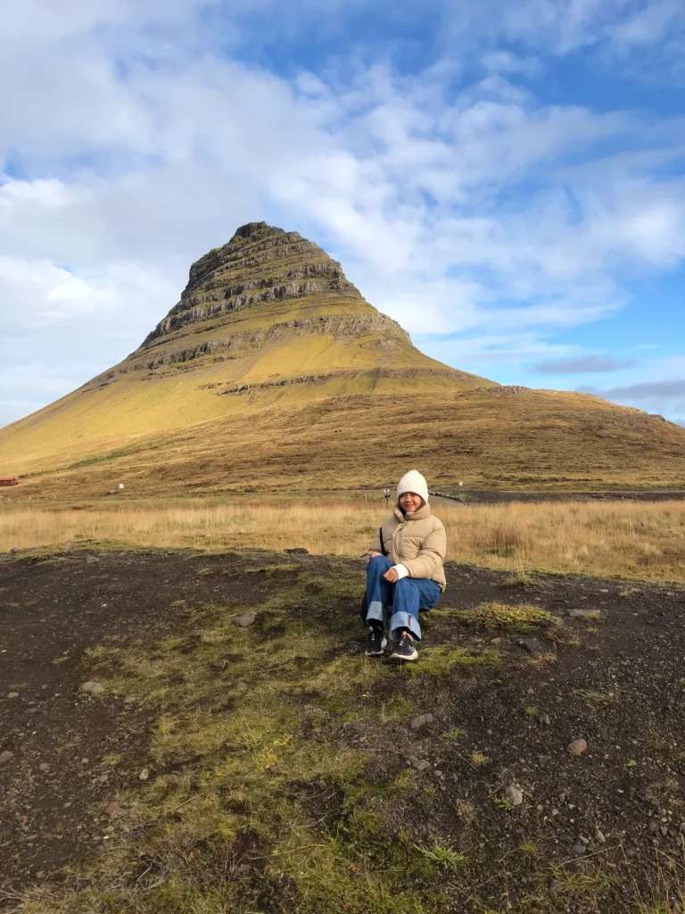 Kirkjufell cao 463 nằm trong top các điểm được chụp ảnh nhiều nhất ở Iceland