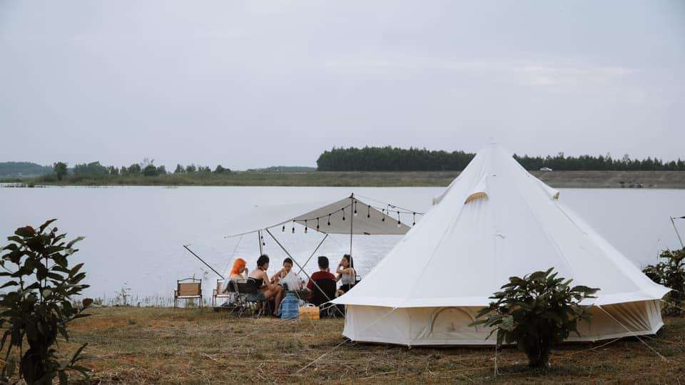 camping hồ Dầu Tiếng