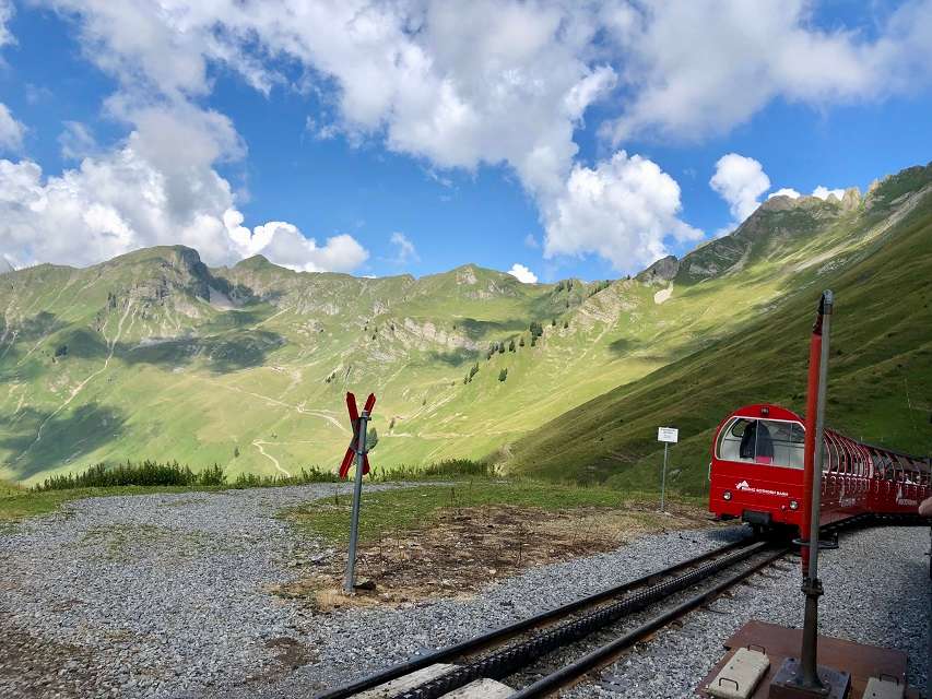 du lịch Interlaken Thụy Sỹ