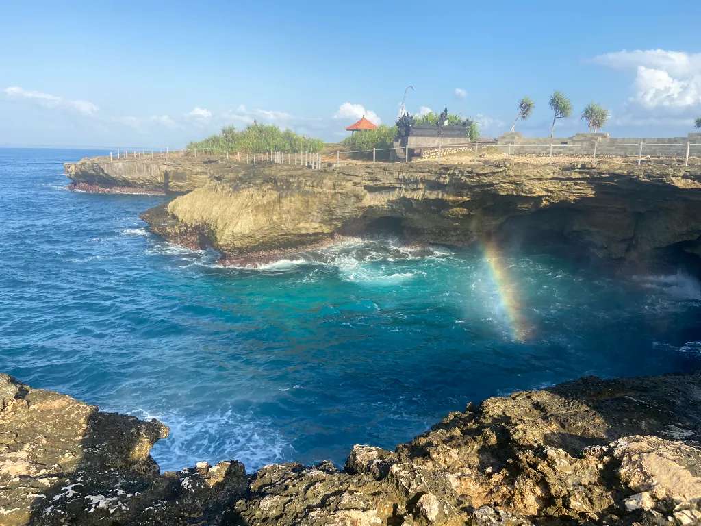 Mỗi khi nắng và hơi nước gặp nhau thì cầu vồng xuất hiện - Nusa Lembongan