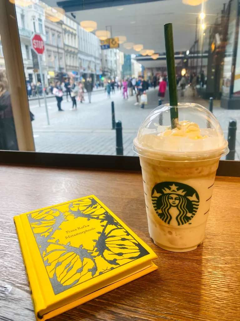 Starbuck tại phố shopping - du lịch Praha