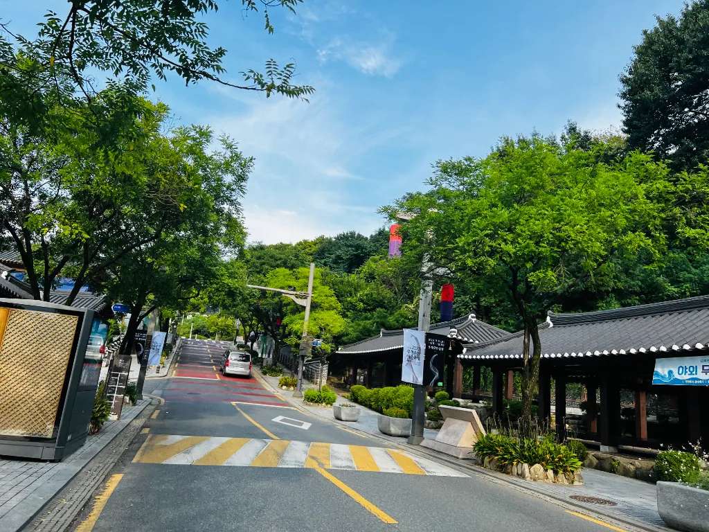 Đầu cổng làng Jeonju