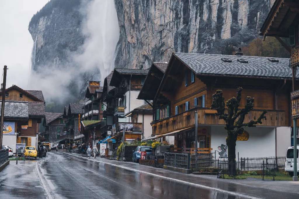 Lối vào làng Lauterbrunnen