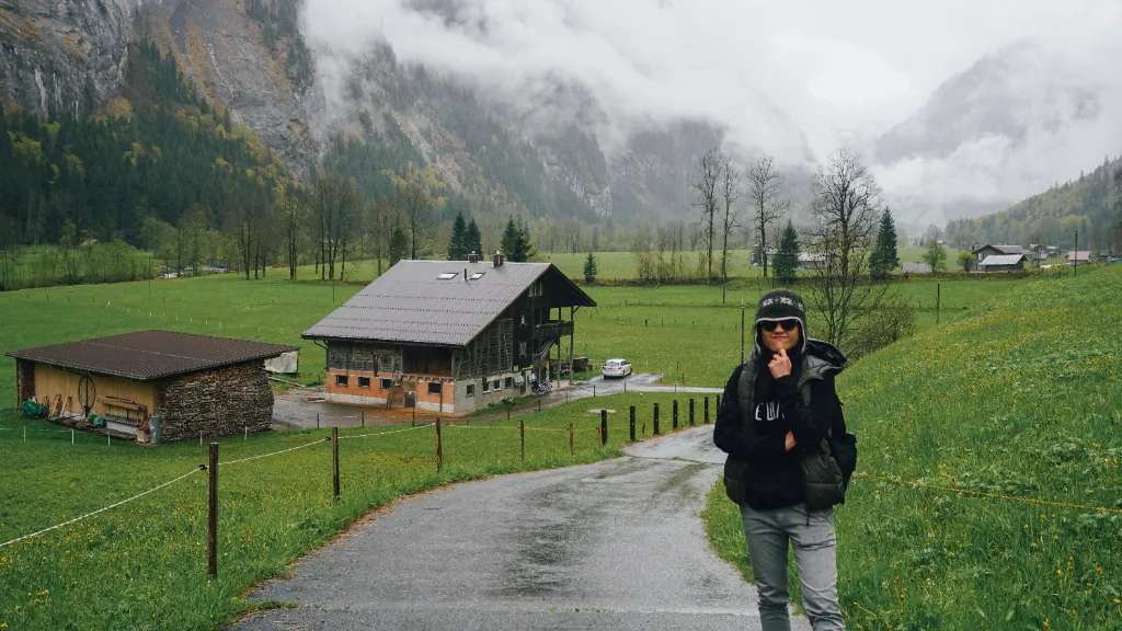 Một chiều mưa ở Làng Lauterbrunnen