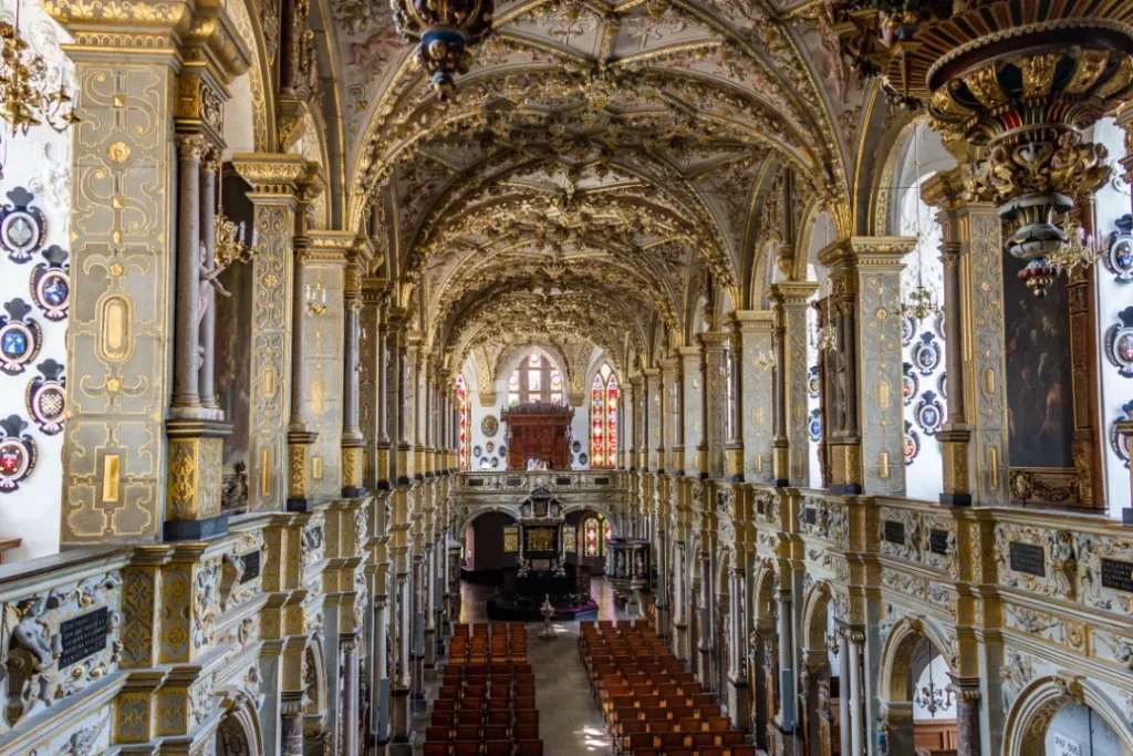 Nhà nguyện lâu đài Frederiksborg là một không gian độc đáo với lối trang trí nguyên bản từ thời Vua Christian IV