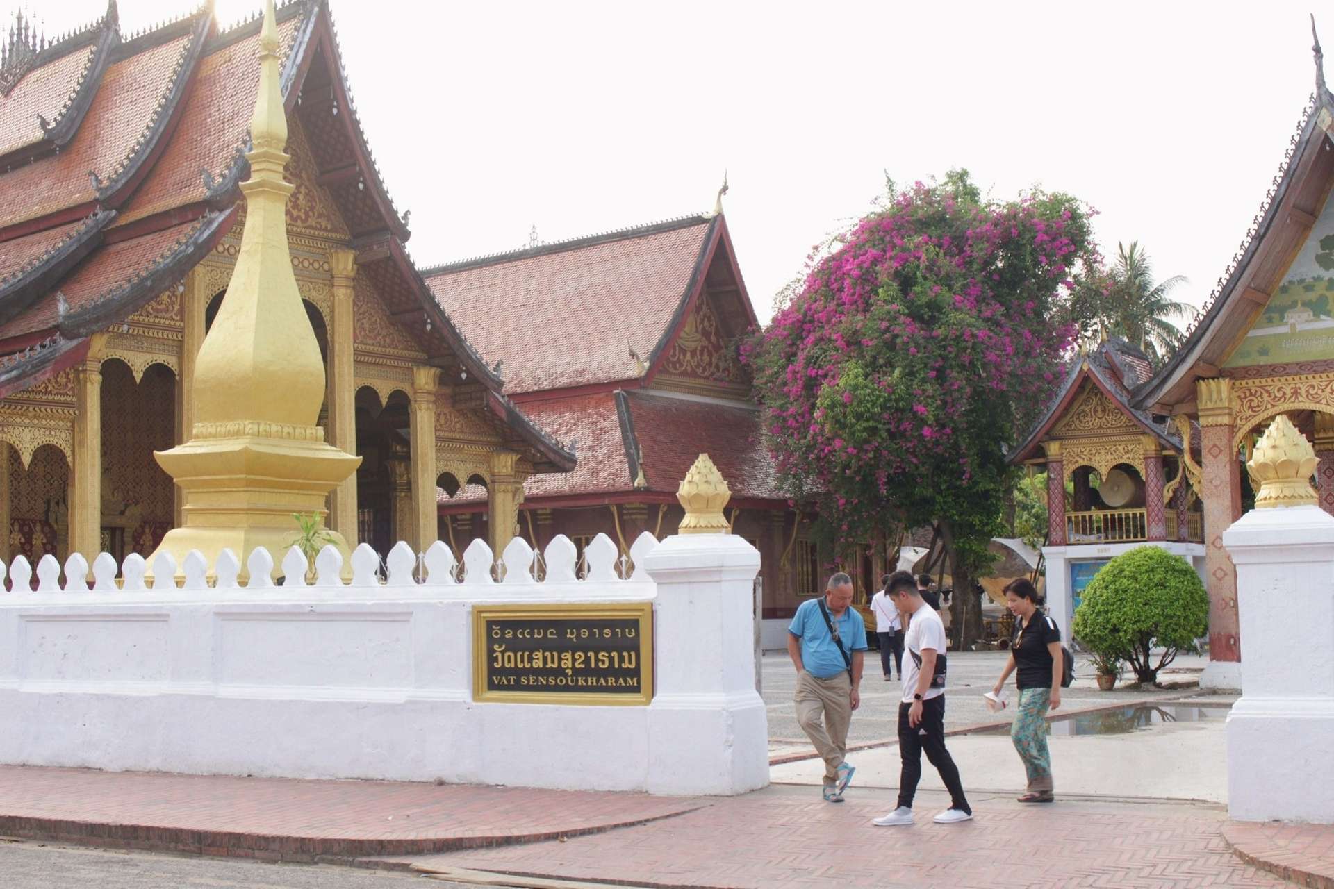 lễ khất thực Luang Prabang