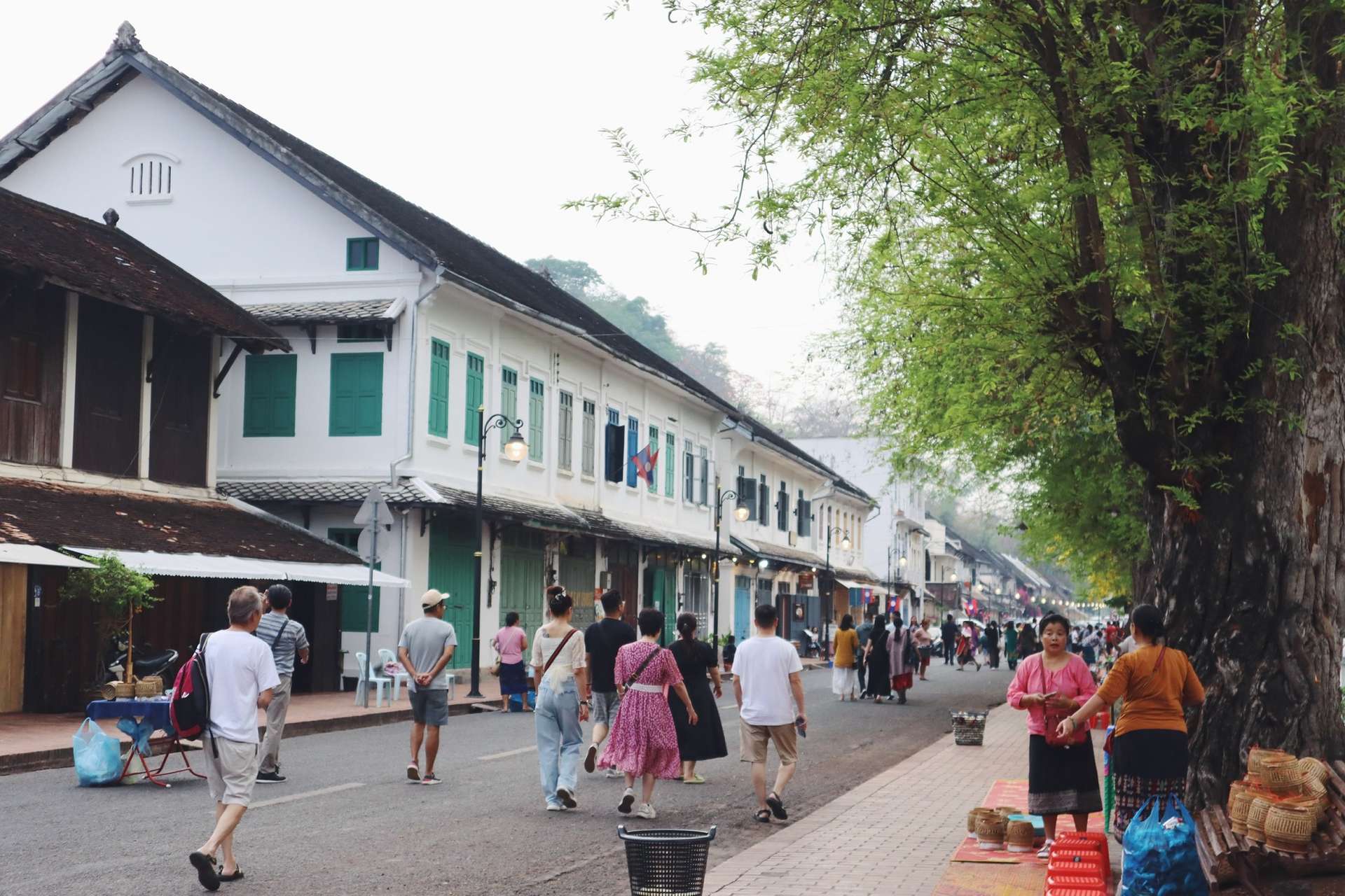 lễ khất thực Luang Prabang