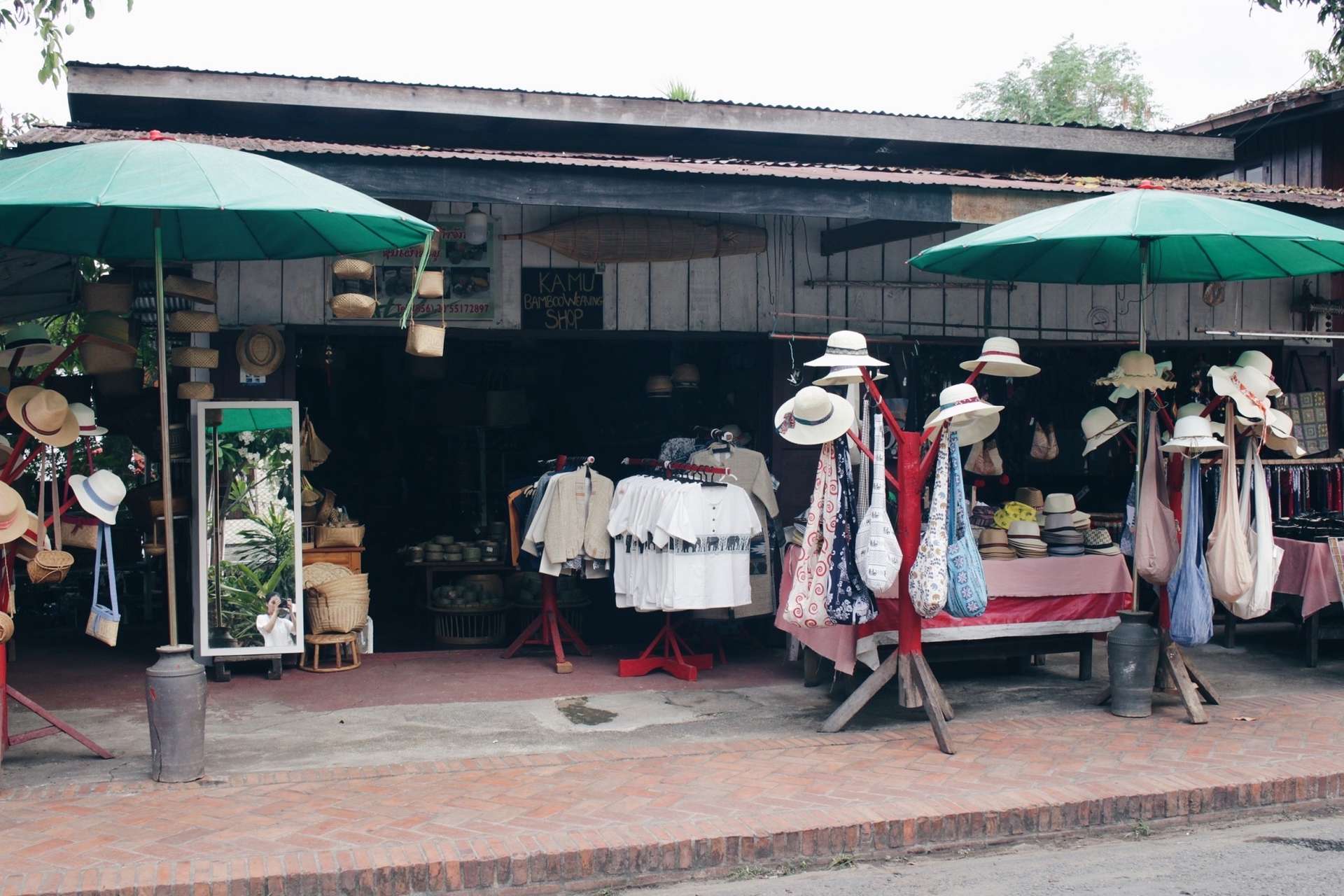 lễ khất thực Luang Prabang