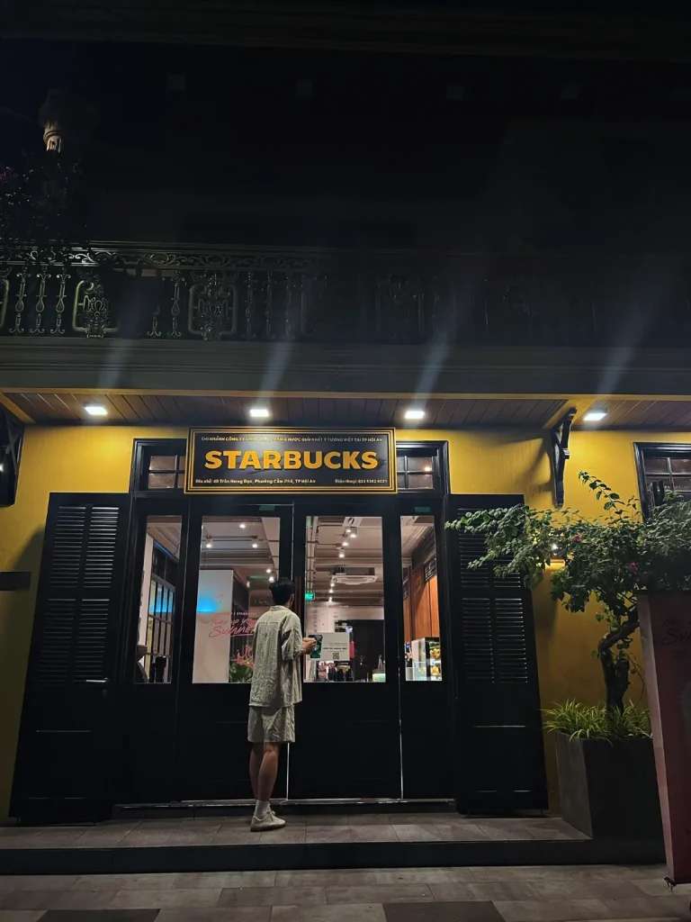 Starbucks coffee ở Hội An  