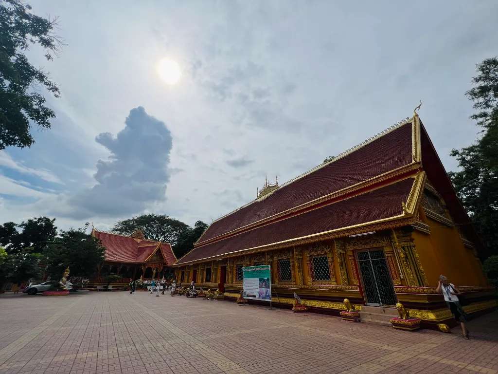 Chùa Si Muang (Wat Si Muang)