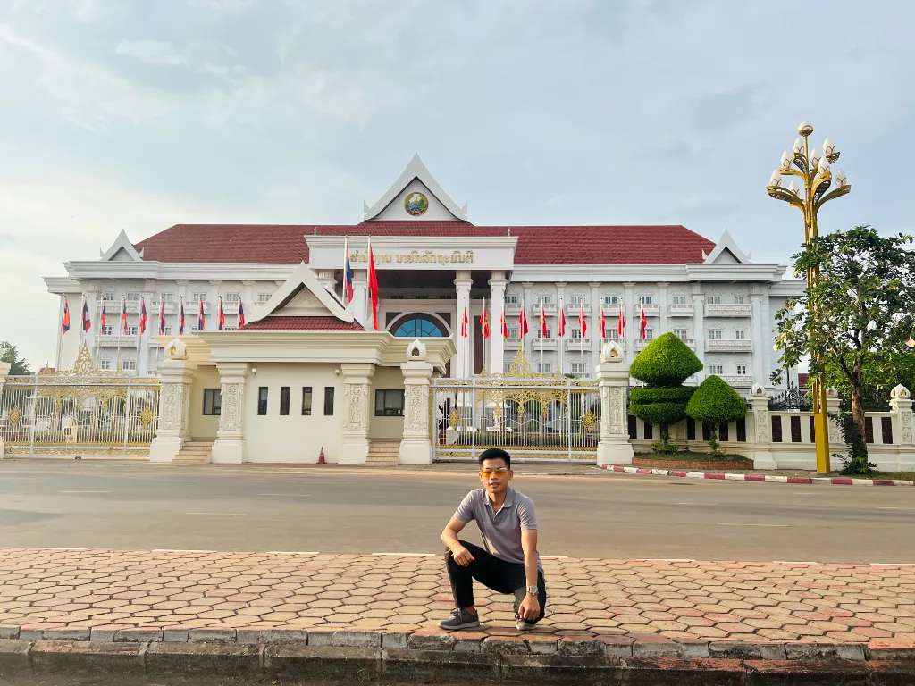 Toà nhà quốc hội của Lào ngay cạnh Patuxay