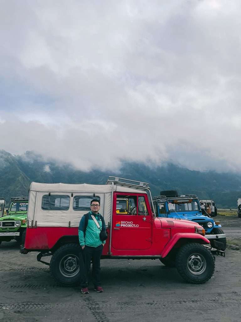 Xe Jeep của nhà tour Bromo Project