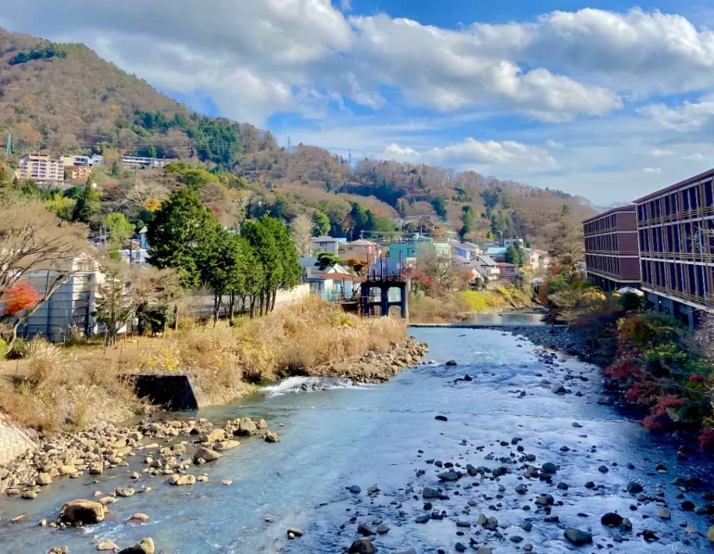 Khách sạn Indigo Hakone Gora bên bờ sông Haya 