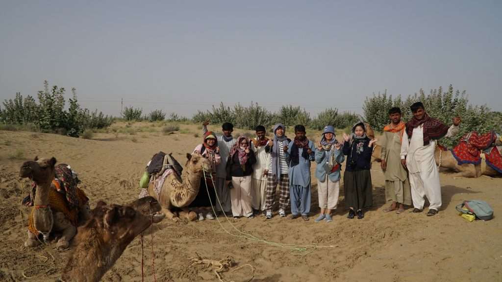 Đoàn Camel Safari của tụi mình với con bé lạc đà ham dui