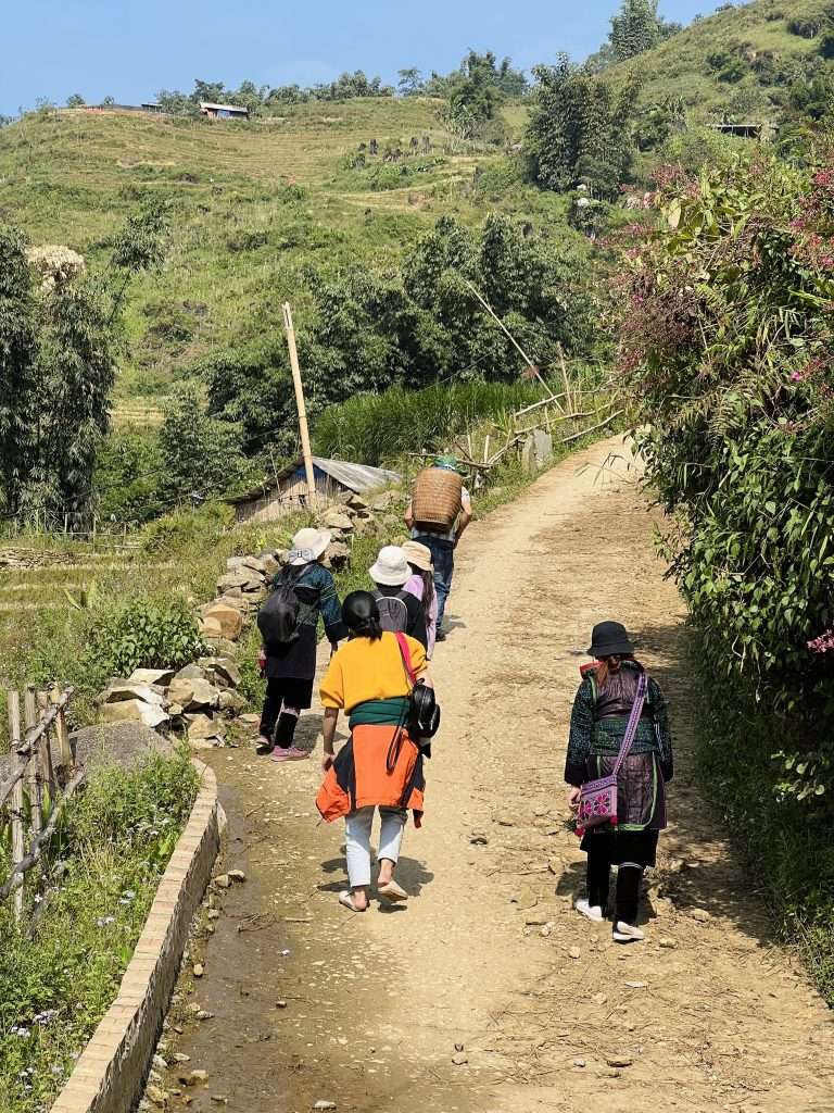 trekking Hầu Thào