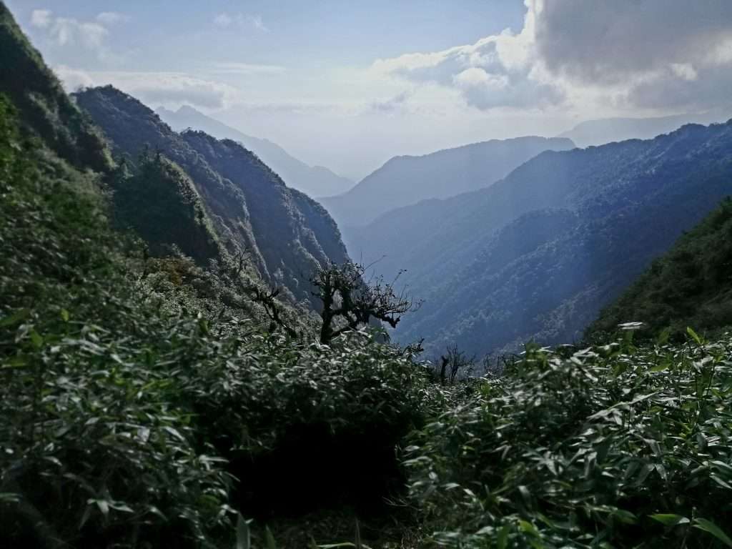 trekking Ngũ Chỉ Sơn