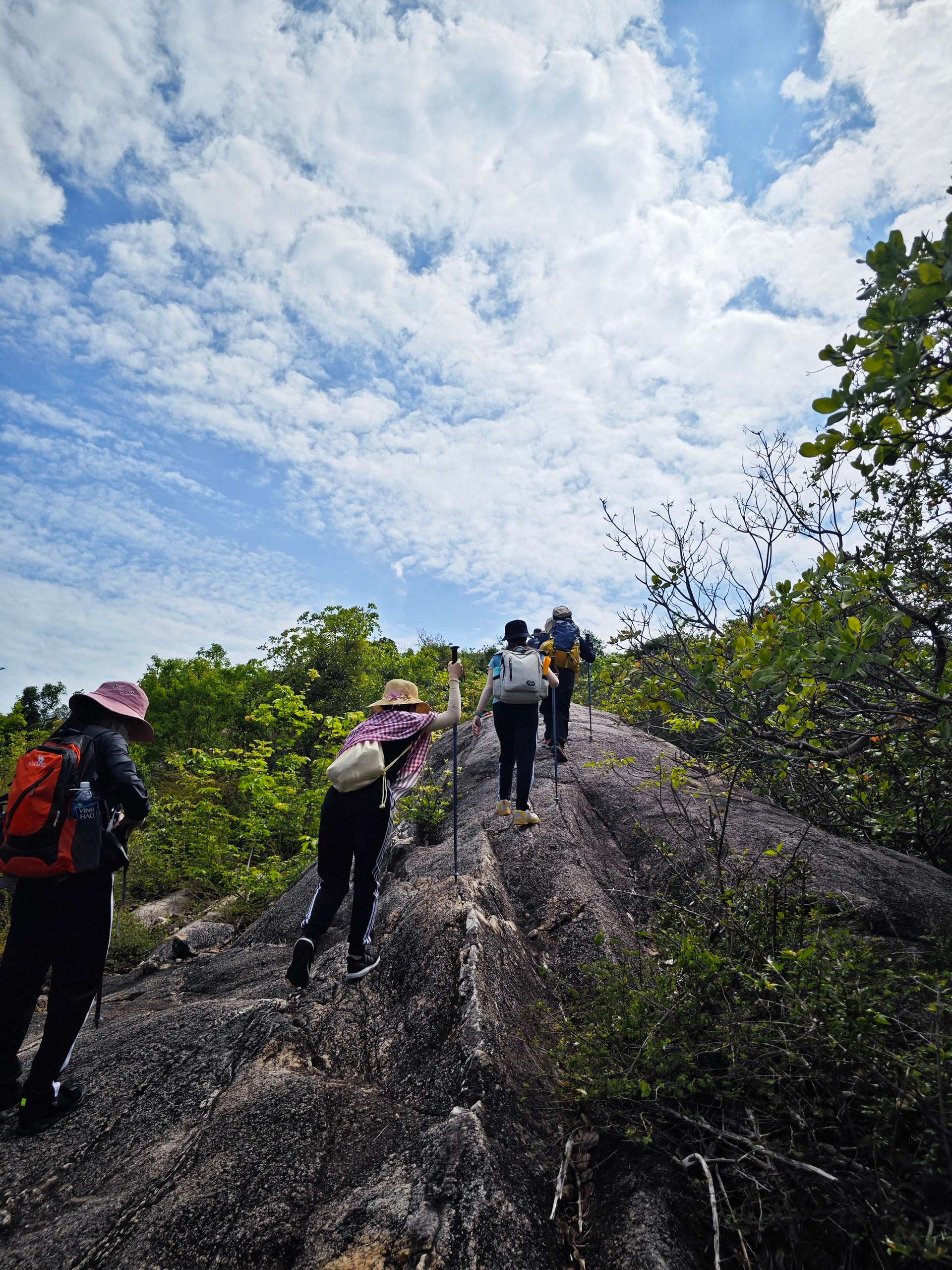 trekking núi chúa