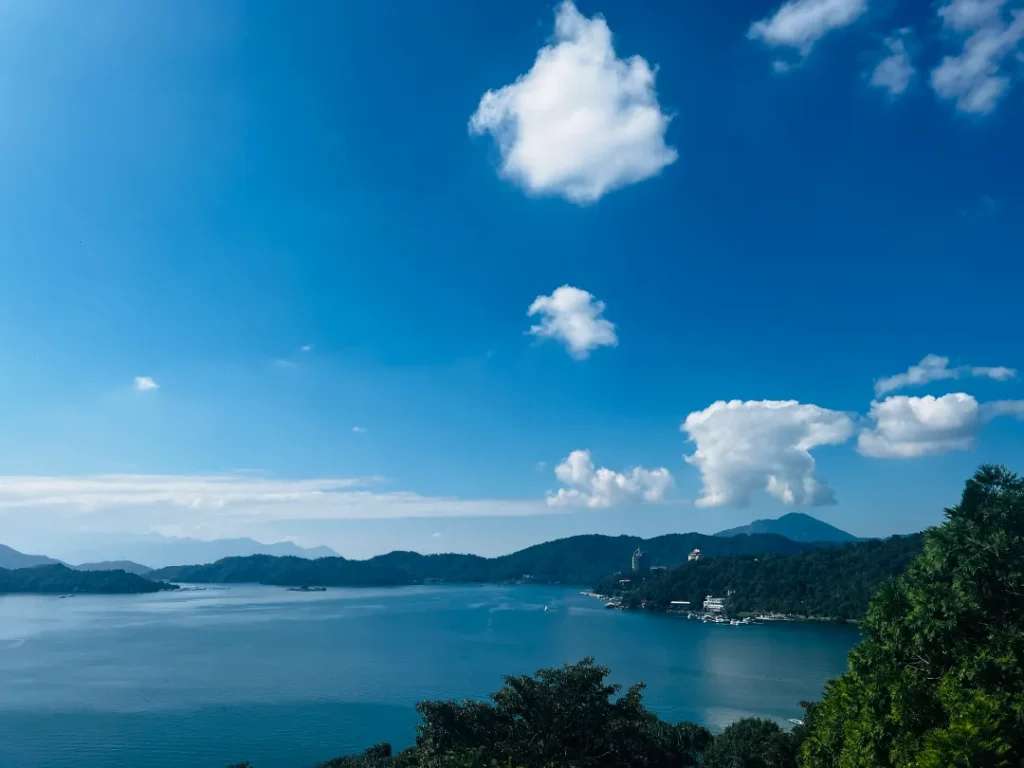 Phong cảnh thơ mộng hữu tình view hồ Nhật Nguyệt