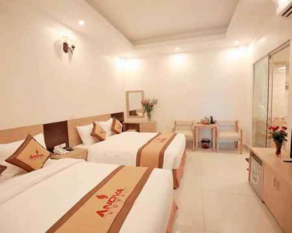 Khách sạn Anova Hotel