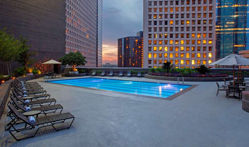 Bể bơi ngoài trời tại Hyatt Regency Houston West 