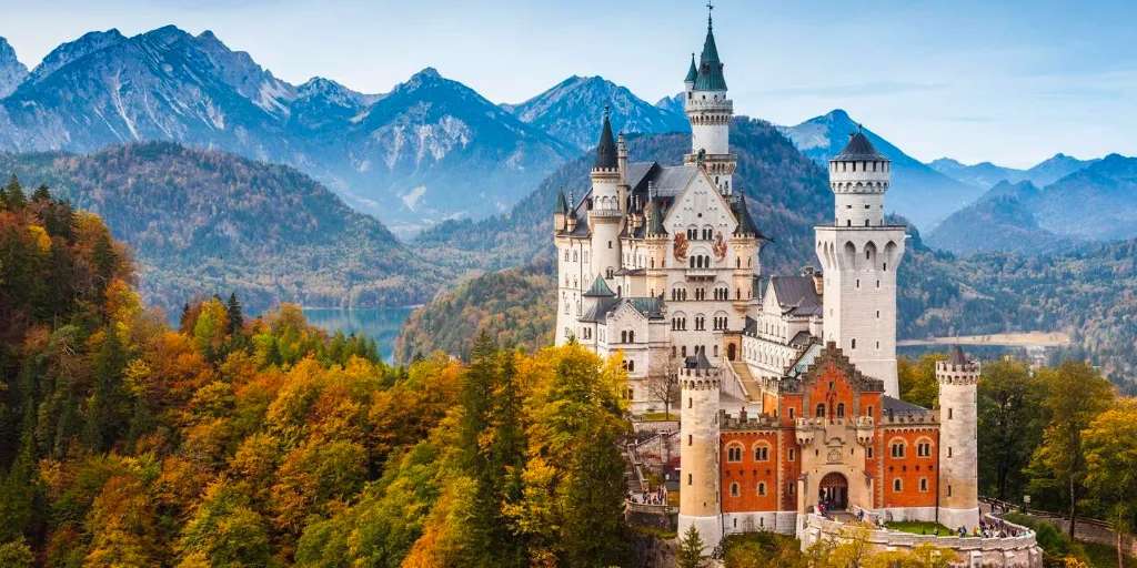 Toàn cảnh lâu đài Neuschwanstein - Đức @IECS