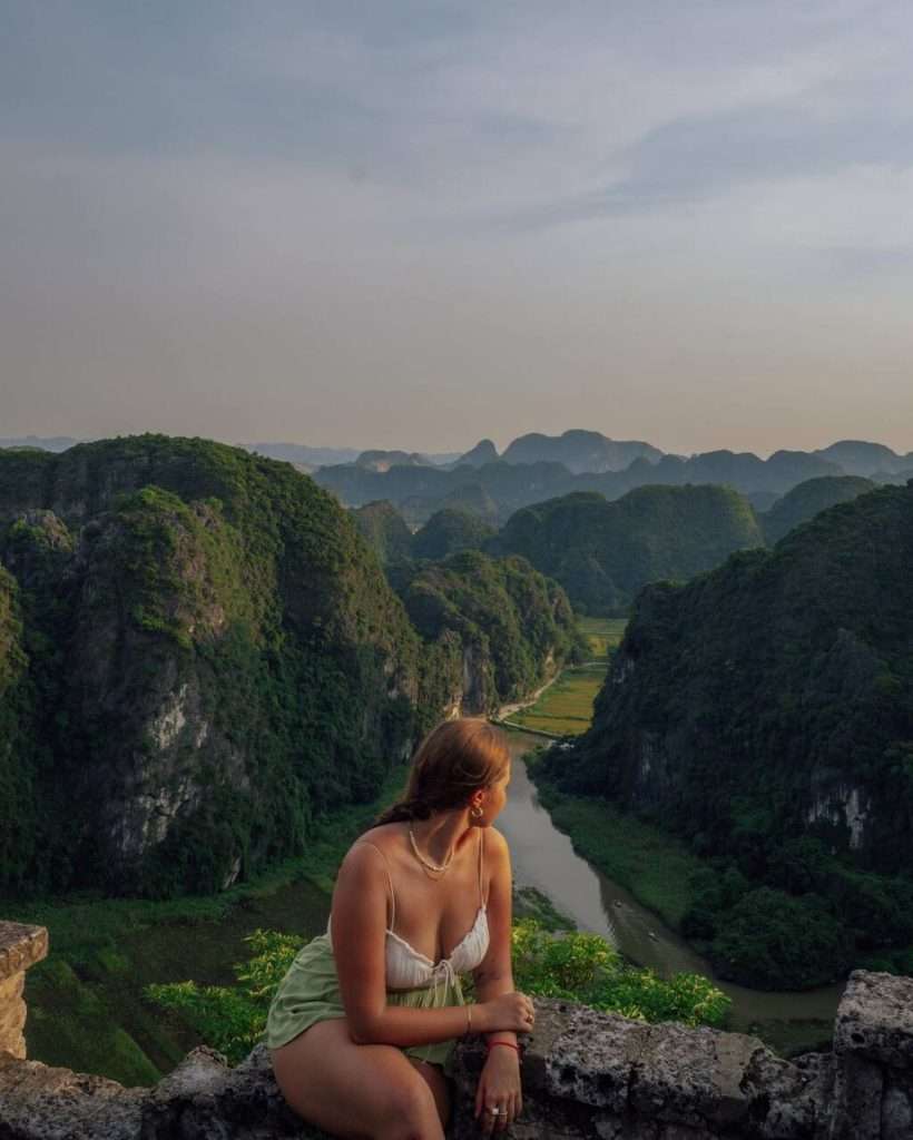 Ninh Bình vào tháng 11 yên bình và thơ mộng. @shetravelledtheworld