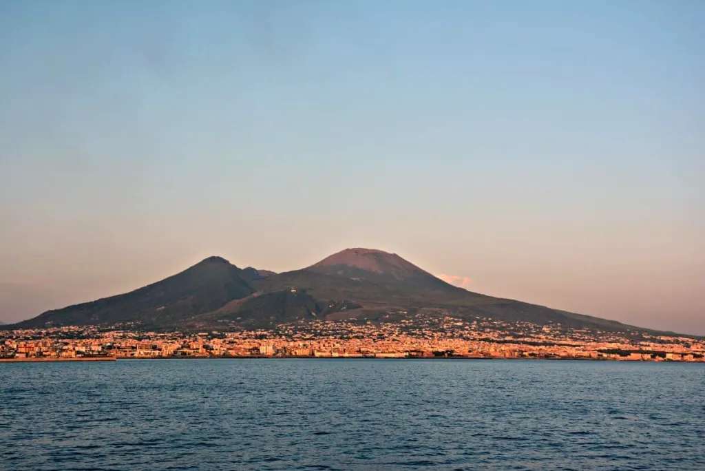 Phương tiện di chuyển đến núi lửa Vesuvius 