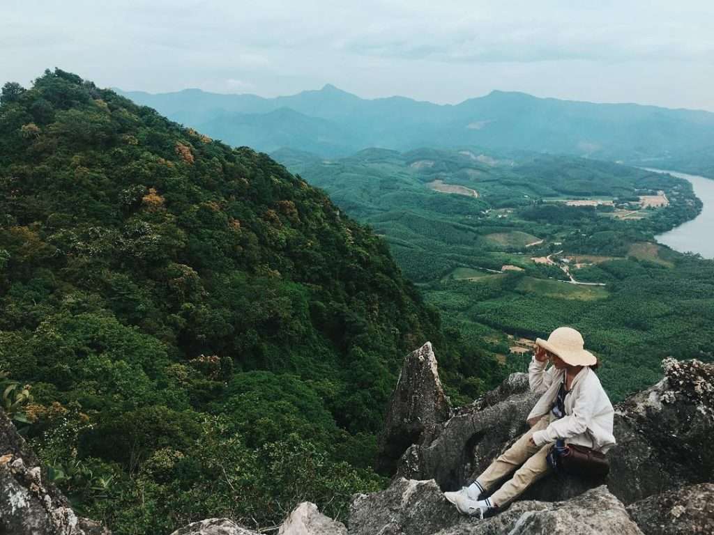 Check-in đỉnh Núi Thần Đinh