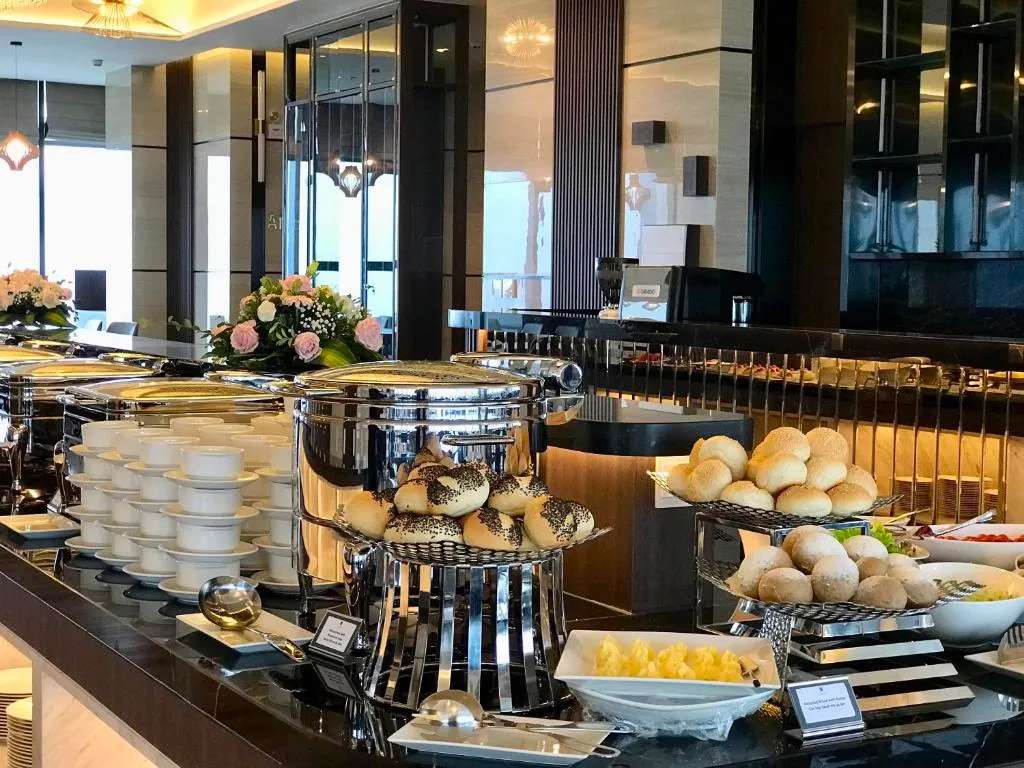 Du khách có thể thưởng thức bữa sáng tại Grand K Hotel Suites Hanoi 