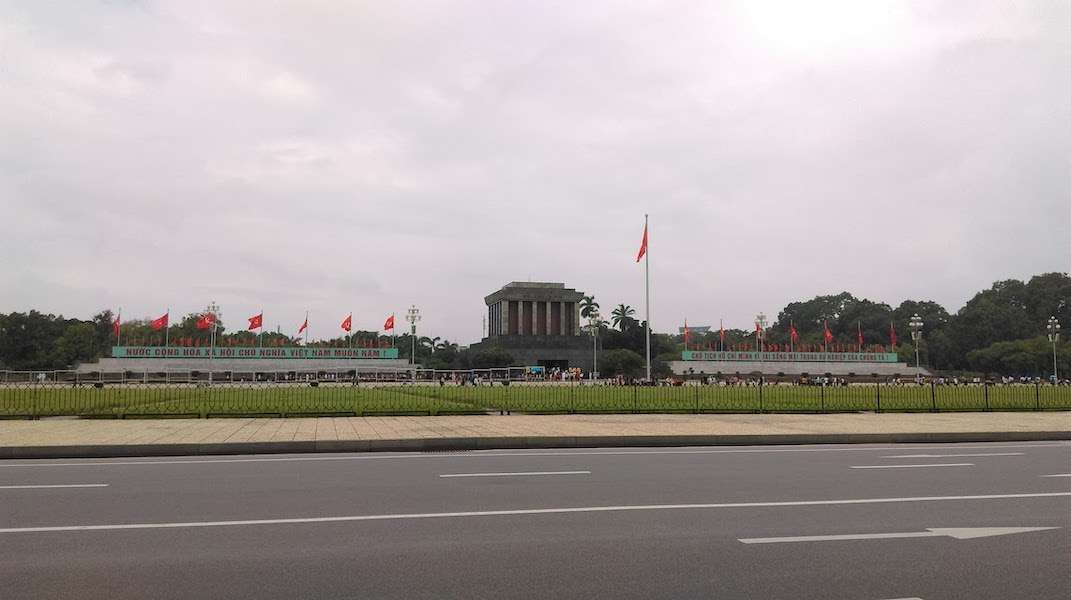 quảng trường Đông Kinh Nghĩa Thục